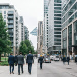 العقارات السكنية مقابل التجارية في الاستثمار: تحليل عملي لاتخاذ القرار